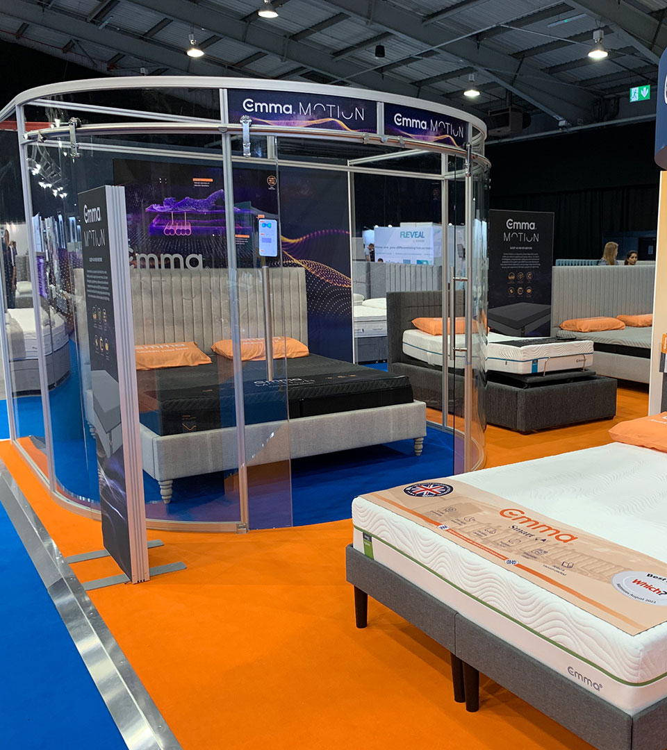 emma stand bed pod